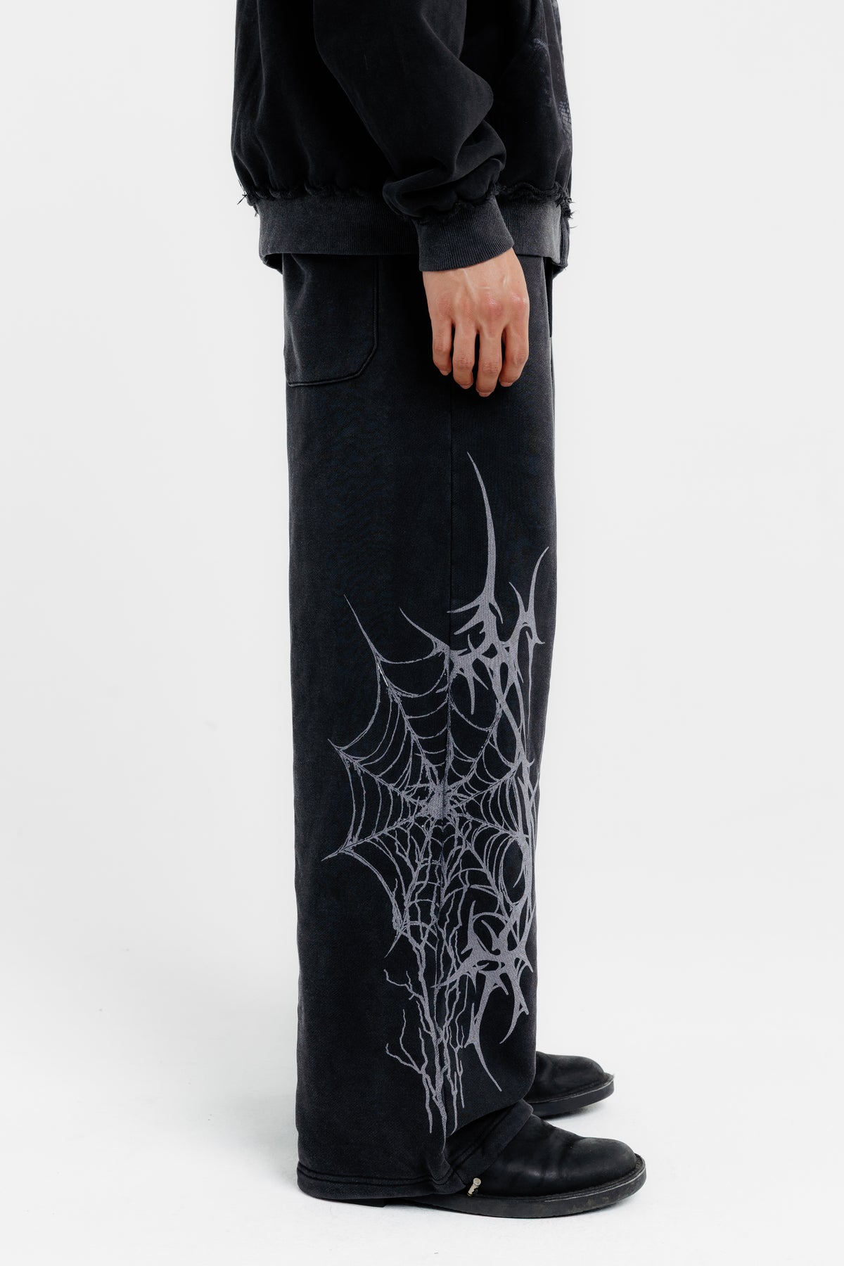 SPIDER WEB SWEATS