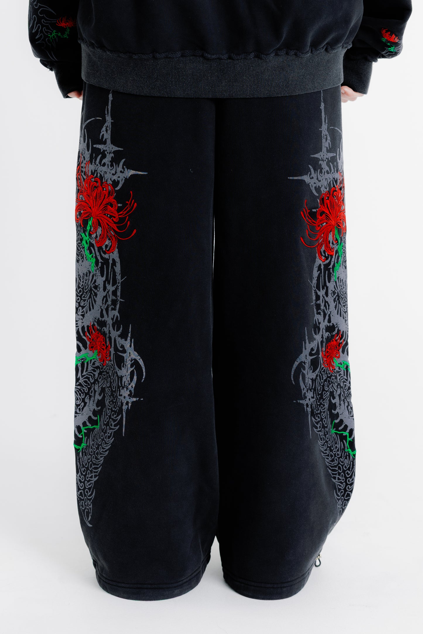 SPIDER LILY CENTIPEDE SWEATS