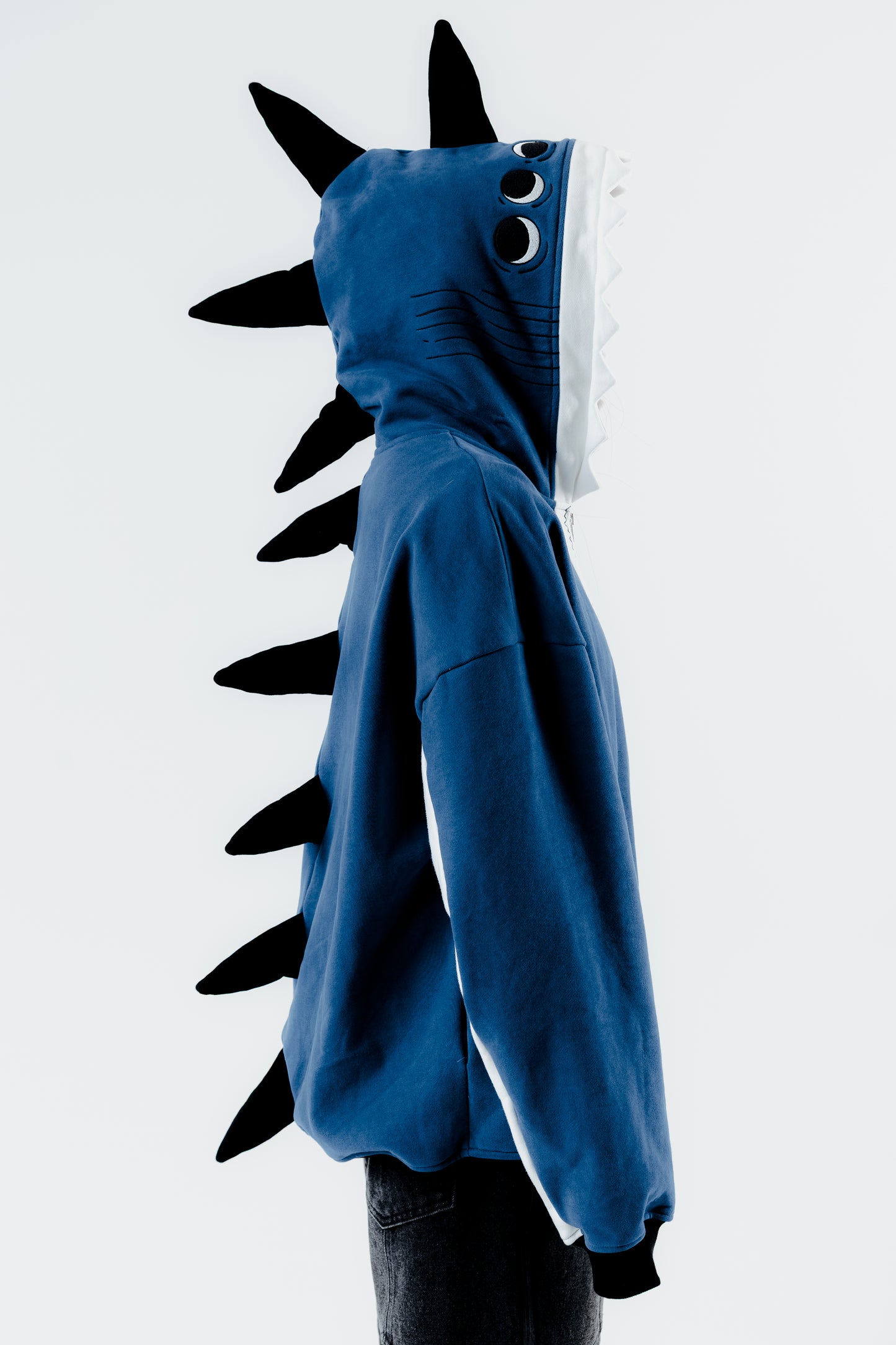 SHARK FIEND ZIP UP