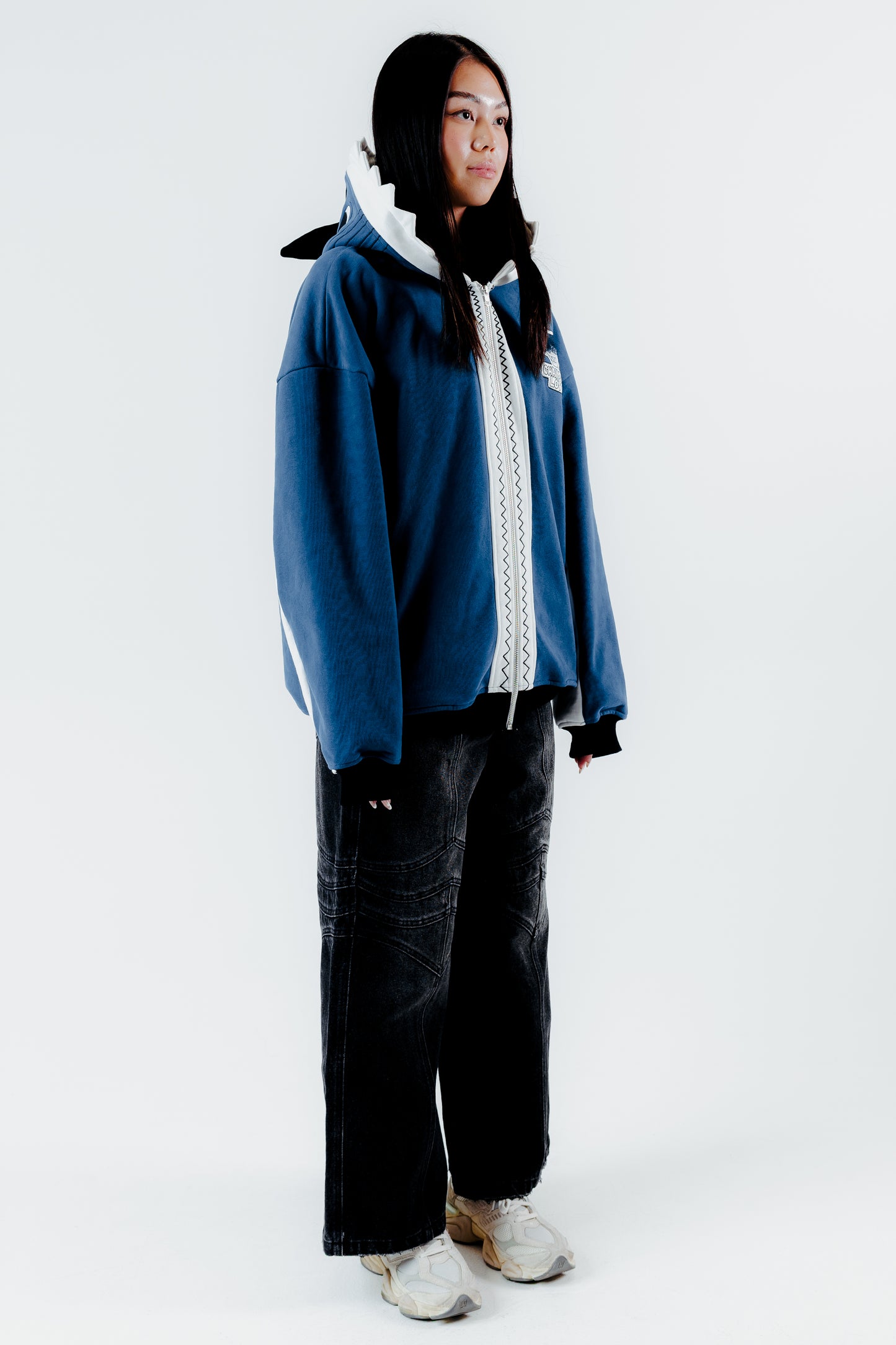 SHARK FIEND ZIP UP