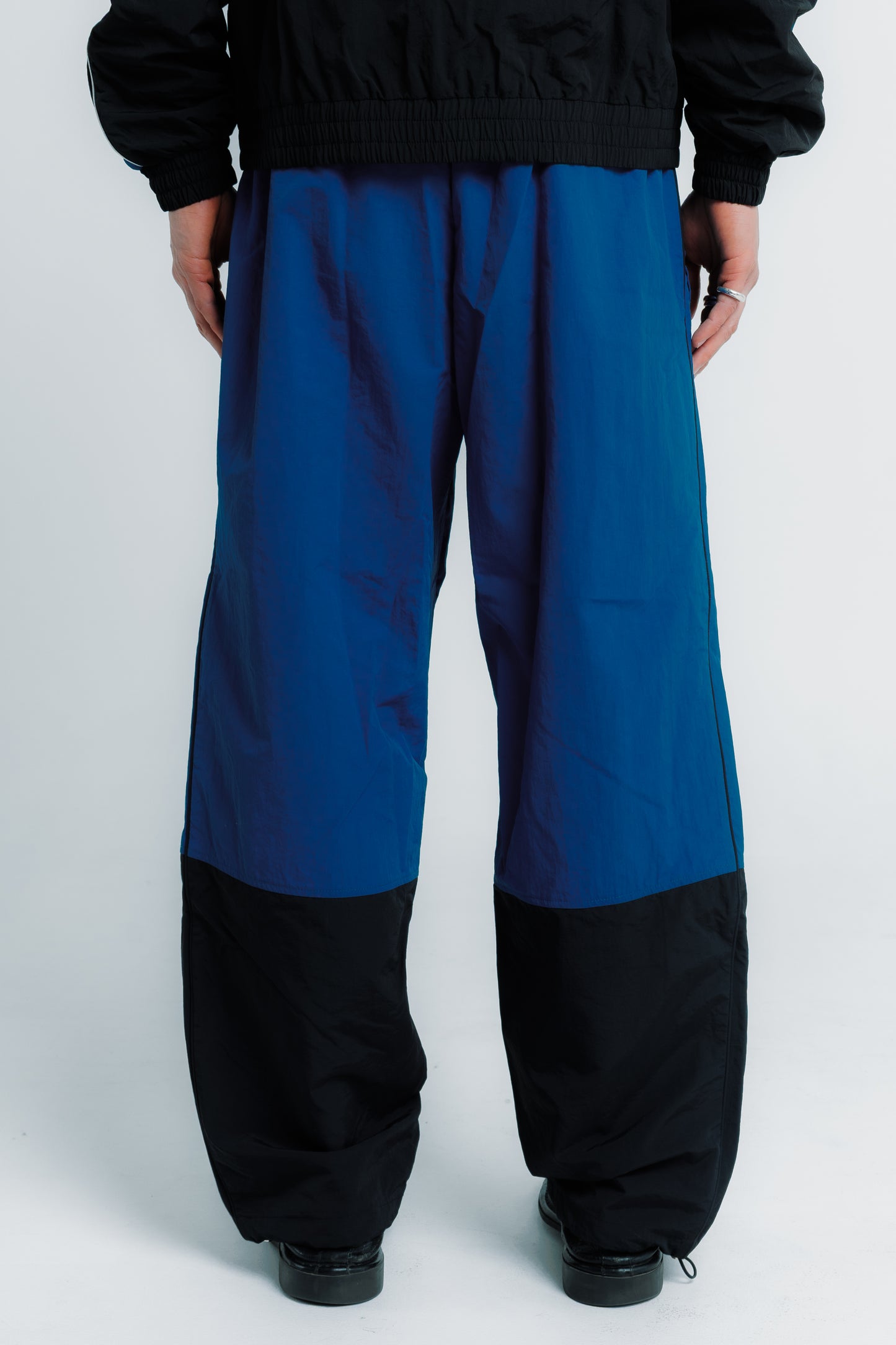 [PREORDER] INV TRACK SWEATS (BLUE)