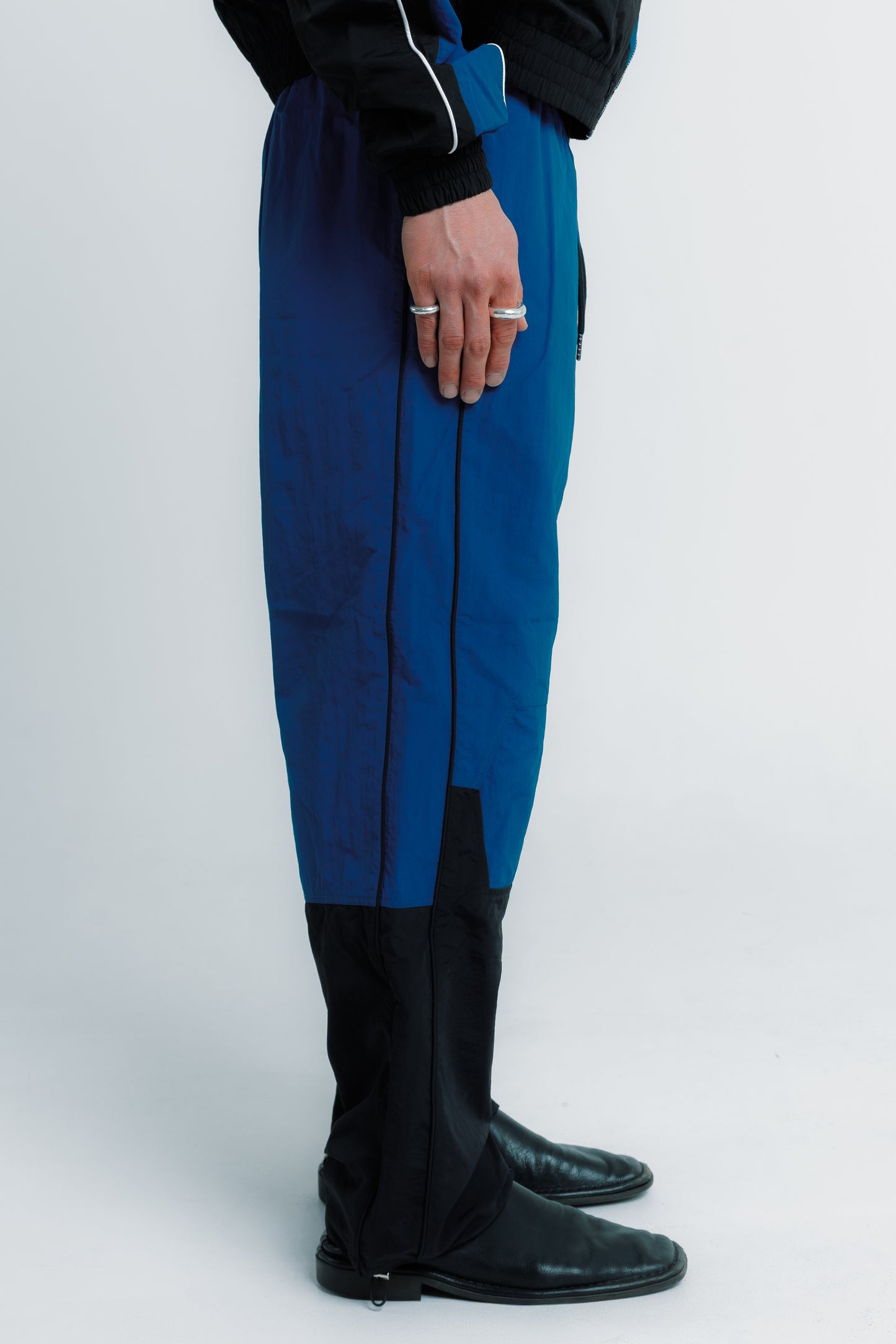 [PREORDER] INV TRACK SWEATS (BLUE)