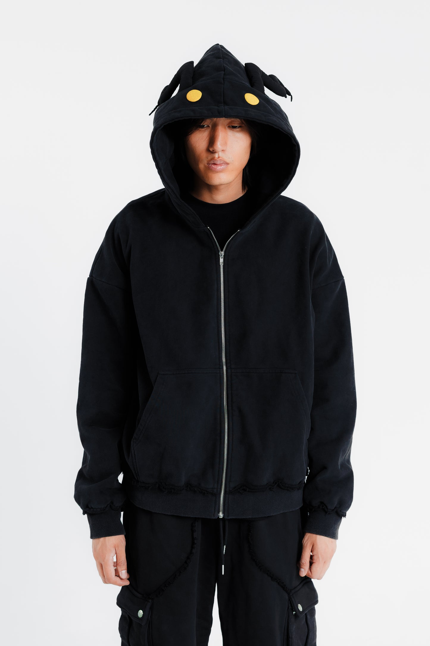 HEARTLESS ZIP UP