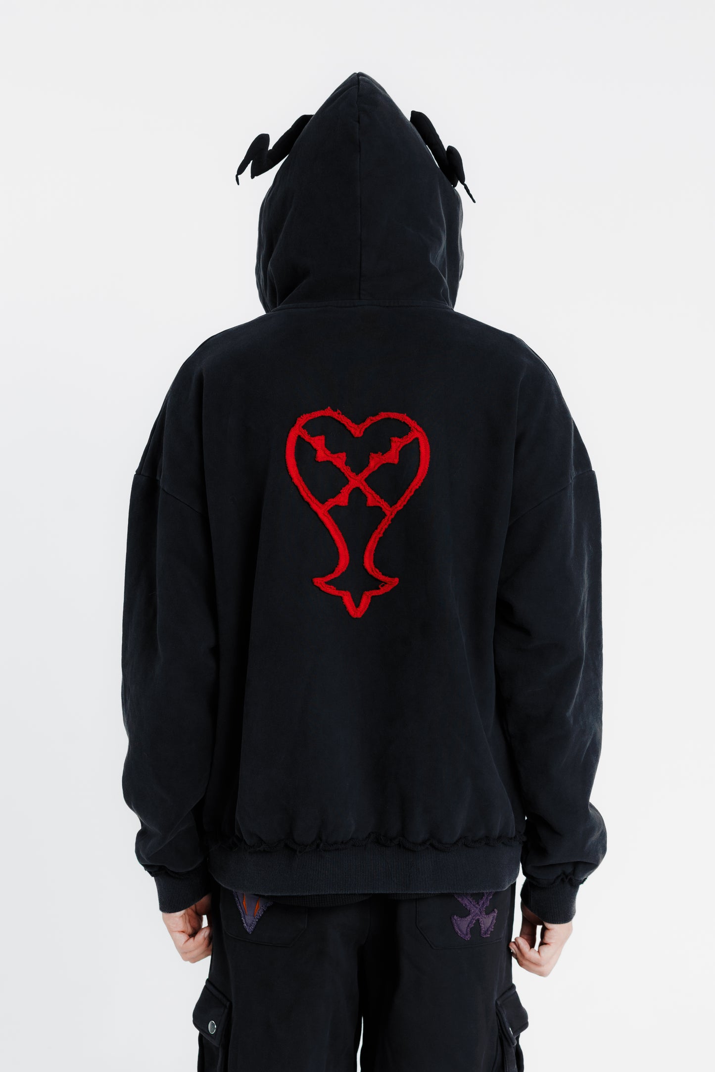 HEARTLESS ZIP UP
