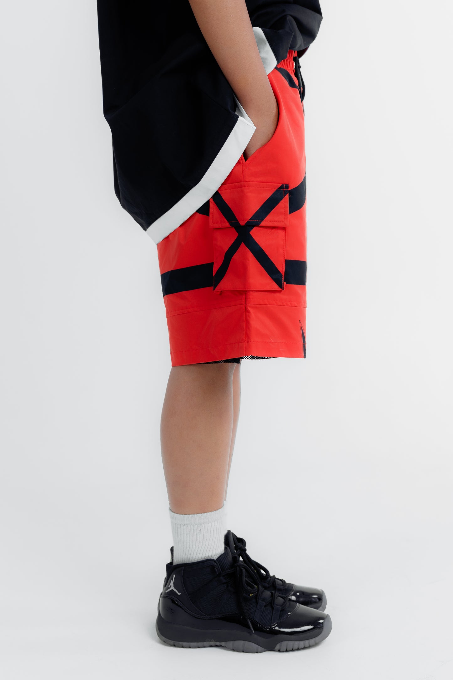 LIMIT FORM SHORTS